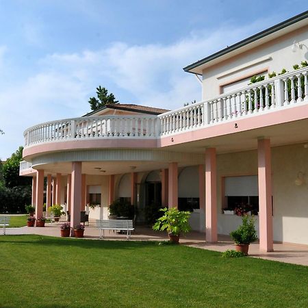 Hotel Stella - Casa Per Ferie Bellaria-Igea Marina Exteriér fotografie