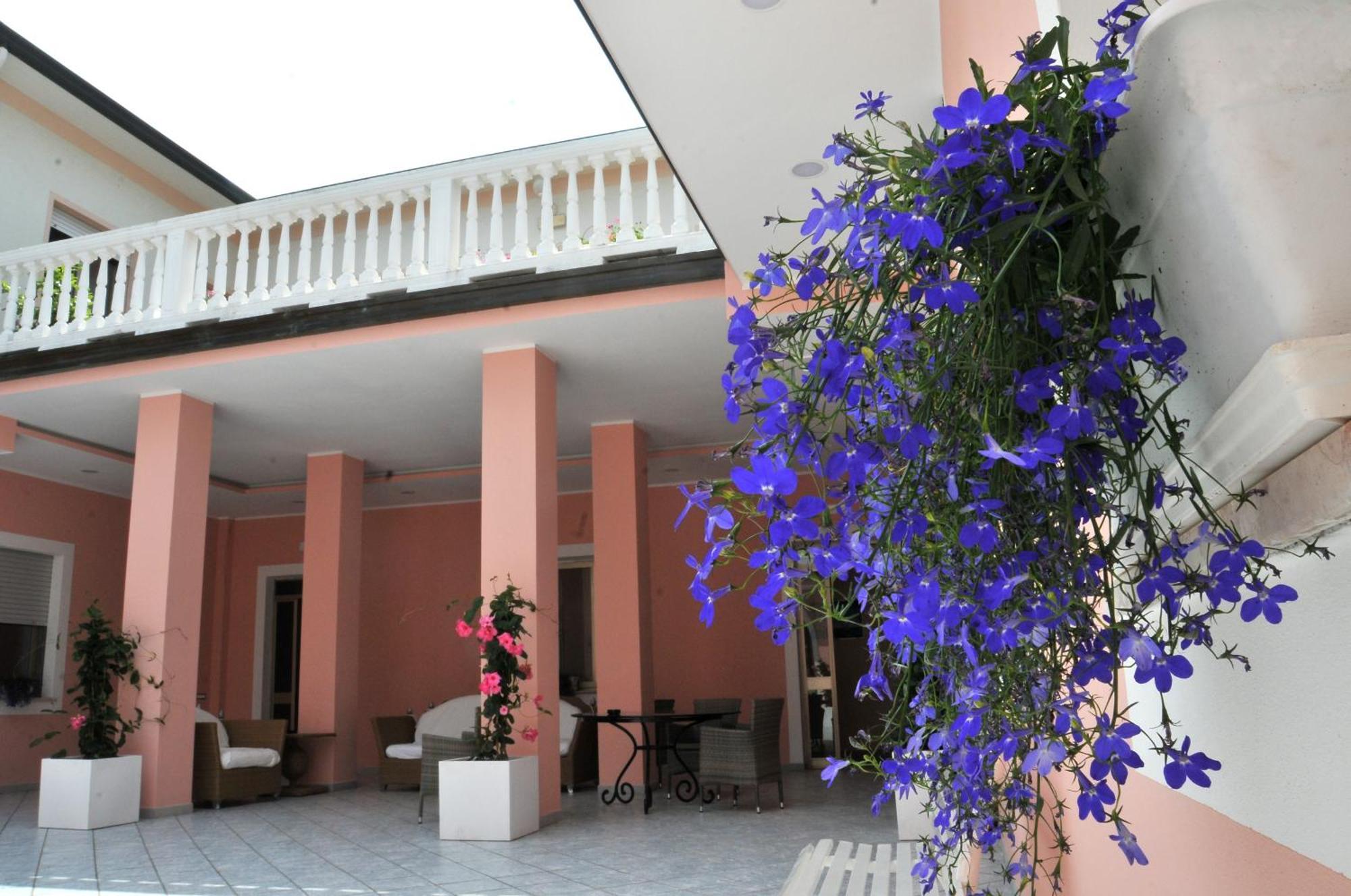 Hotel Stella - Casa Per Ferie Bellaria-Igea Marina Exteriér fotografie